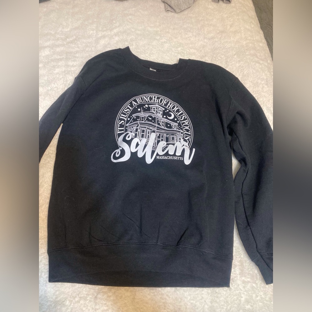 Salem crewneck